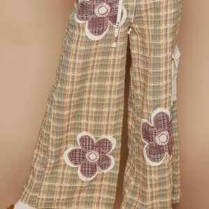 118 NWT Pol Olive 🌸Multi Flower Petal Pants